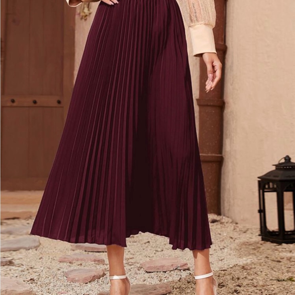 Elegant Burgundy Pleated Skirt